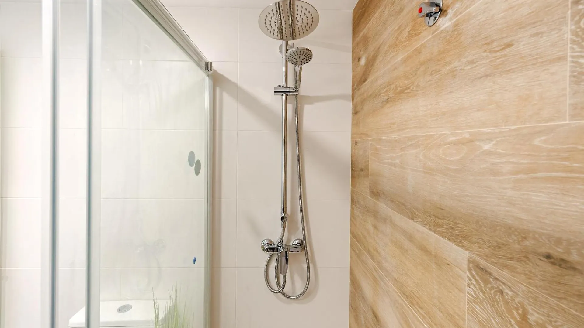 شقة Welcs Apartamento 216 Emp Frente Con Terraza إمبوريابرافا